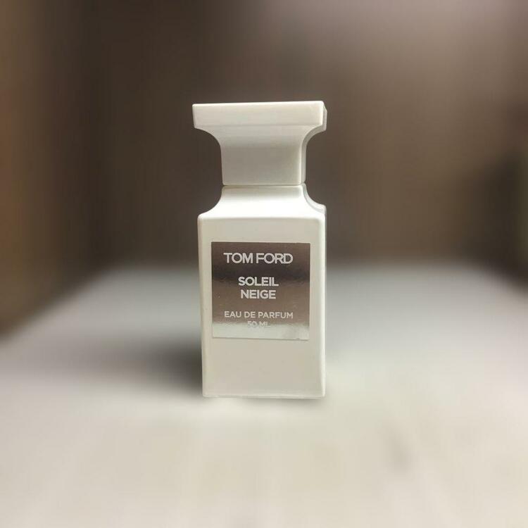 トムフォード　ソレイユネージュ　オーデパルファム　50ml（コスメ・美容・健康器具）の商品画像 - 査定依頼日：2026年9月23日 - 最高査定価格：100,000円
