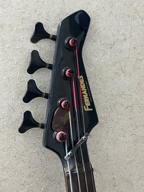 FERNANDES（ピアノ・楽器・PA機材）の商品画像 - 査定依頼日：2026年3月16日 - 最高査定価格：100,000円