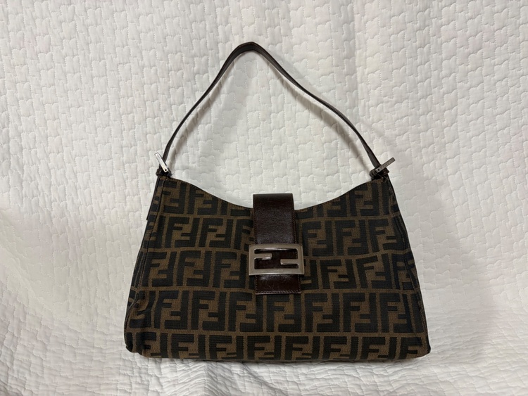 フェンディ  （ブランドバッグ）の商品画像 - 査定依頼日：2026年2月7日 - 最高査定価格：100,000円