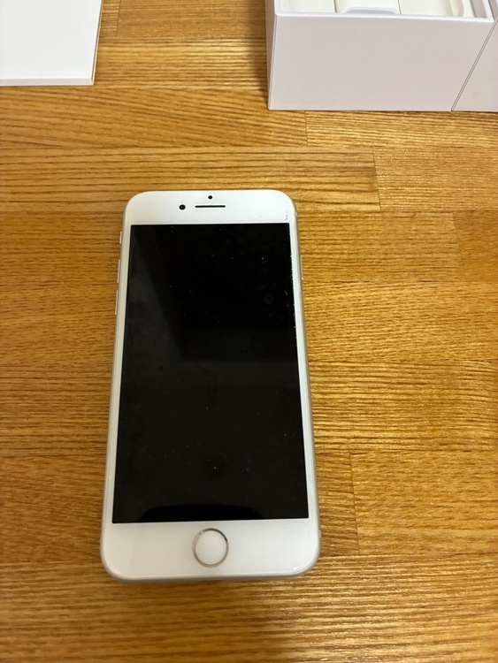 iPhone8（スマホ）の商品画像 - 査定依頼日：2026年10月16日 - 最高査定価格：4,500円