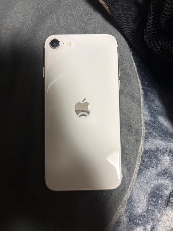 iPhone SE (第 3 世代) 128GB SIMフリー（スマホ）の商品画像 - 査定依頼日：2026年4月5日 - 最高査定価格：18,000円
