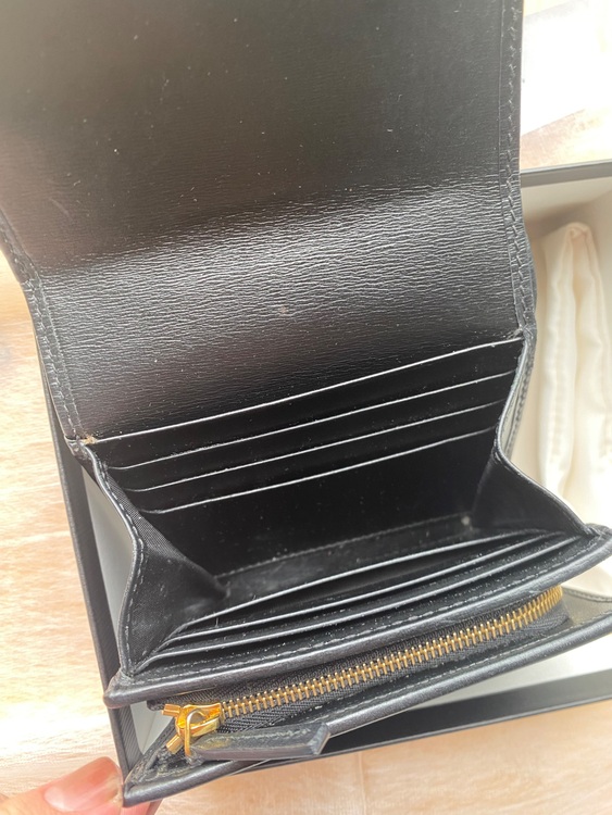 ホースピット二つ折り財布（ブランド財布・小物）の商品画像 - 査定依頼日：2025年9月22日 - 最高査定価格：12,000円