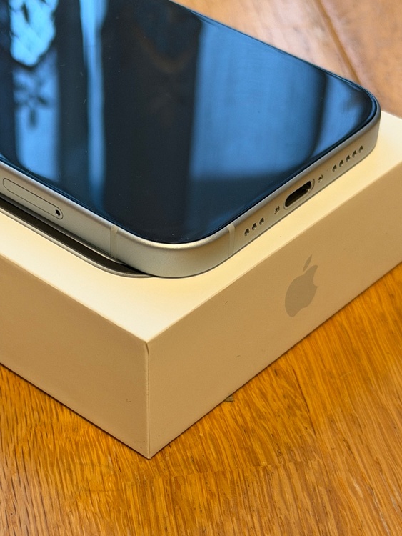 iPhone 15 128GB docomo（スマホ）の商品画像 - 査定依頼日：2026年3月31日 - 最高査定価格：66,000円