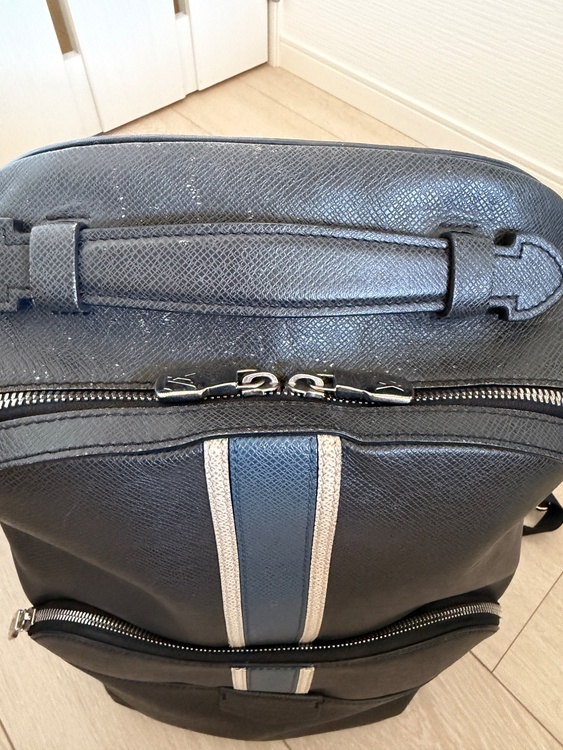 Louis Vuitton Anton Backpack Taiga（ブランドバッグ）の商品画像 - 査定依頼日：2026年4月3日 - 最高査定価格：95,000円