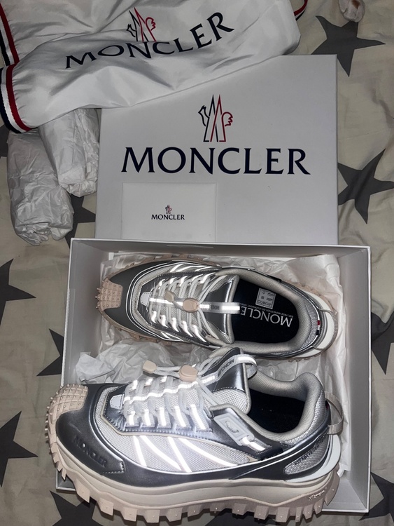 Trailgrip GTXスニーカー（古着・ファッション）の商品画像 - 査定依頼日：2025年12月19日 - 最高査定価格：30,000円