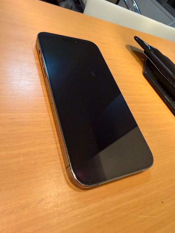 iPhone 14 Pro Max 256GB au（スマホ）の商品画像 - 査定依頼日：2026年1月23日 - 最高査定価格：81,000円