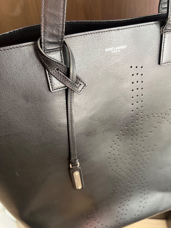 サンローラン　パンチングロゴ（ブランドバッグ）の商品画像 - 査定依頼日：2026年1月9日 - 最高査定価格：25,000円