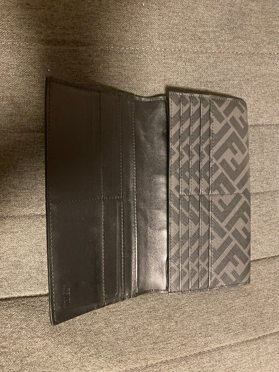 フェンディ  （ブランドバッグ）の商品画像 - 査定依頼日：2025年5月21日 - 最高査定価格：30,000円