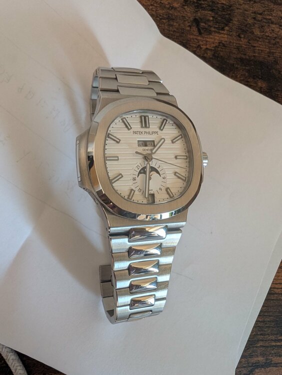 パテックフィリップ アニュアルカレンダー （高級時計）の商品画像 - 査定依頼日：2026年2月4日 - 最高査定価格：13,000,000円