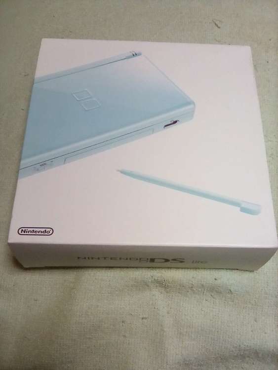 NintendodsＬite（ゲーム機本体・ゲームソフト）の商品画像 - 査定依頼日：2022年11月23日 - 最高査定価格：9,100円