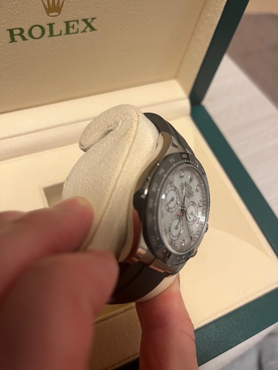 ロレックス デイトナ 116519lnn（高級時計）の商品画像 - 査定依頼日：2025年6月8日 - 最高査定価格：6,000,000円