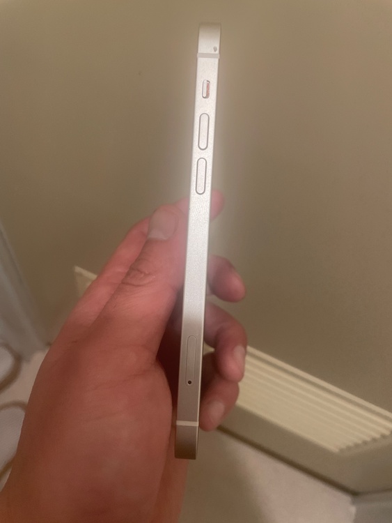 iPhone 12 64GB docomo（スマホ）の商品画像 - 査定依頼日：2026年4月18日 - 最高査定価格：25,000円