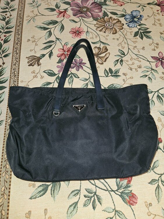 プラダ  （ブランドバッグ）の商品画像 - 査定依頼日：2025年12月11日 - 最高査定価格：32,000円