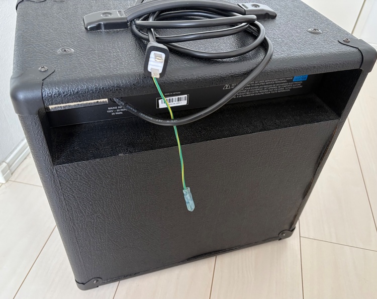 Marshall ベースコンボアンプ MB series B15（ピアノ・楽器・PA機材）の商品画像 - 査定依頼日：2026年2月22日 - 最高査定価格：5,000円