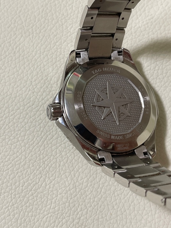 タグホイヤー アクアレーサー wbp2111-（高級時計）の商品画像 - 査定依頼日：2026年4月11日 - 最高査定価格：300,000円