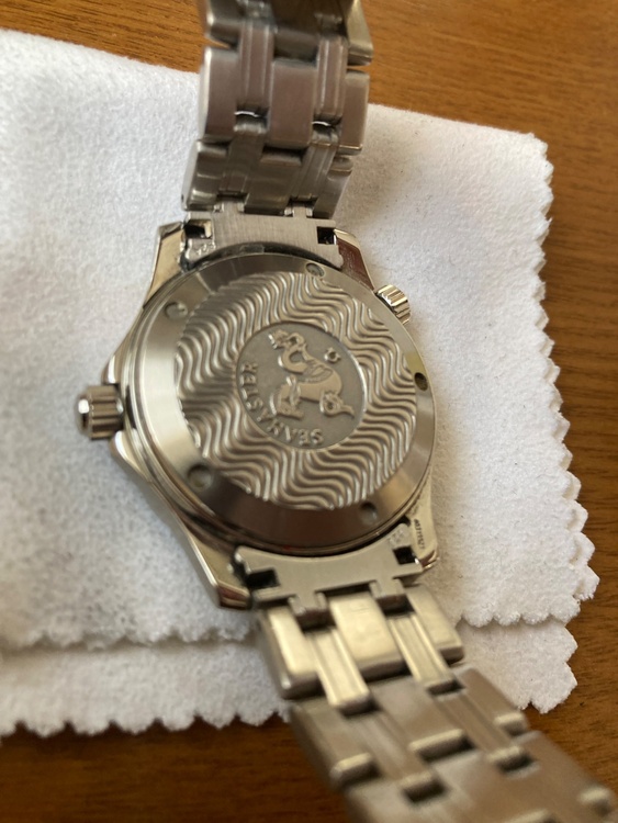 オメガ シーマスター プロフェッショナル300 2551.80.00 だと思います（高級時計）の商品画像 - 査定依頼日：2026年4月30日 - 最高査定価格：330,000円