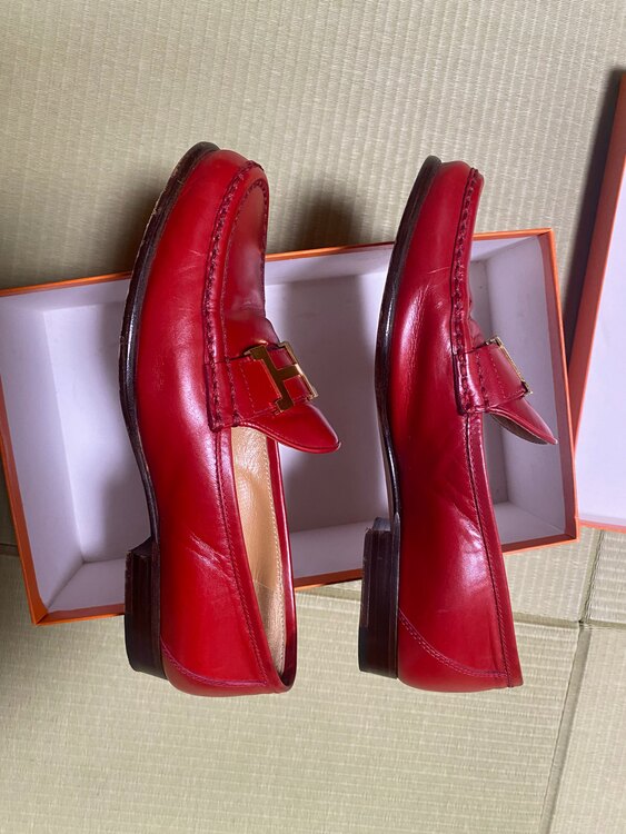 エルメス　赤　ローファー（古着・ファッション）の商品画像 - 査定依頼日：2024年11月17日 - 最高査定価格：40,000円