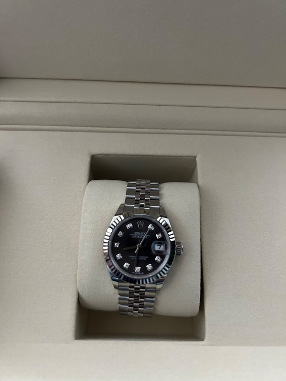 レディデイトジャスト28ダークグレー10P フルーテッドベゼルジュビリーブレス（高級時計）の商品画像 - 査定依頼日：2026年2月23日 - 最高査定価格：1,550,000円