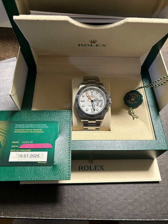 ロレックス エクスプローラー 226570（高級時計）の商品画像 - 査定依頼日：2025年2月4日 - 最高査定価格：1,800,000円