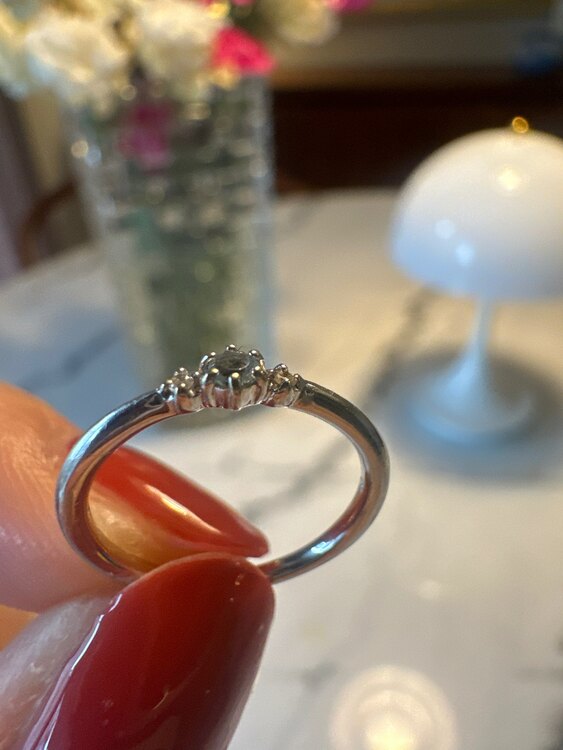 4℃ Canal（宝石）の商品画像 - 査定依頼日：2025年5月24日 - 最高査定価格：8,000円