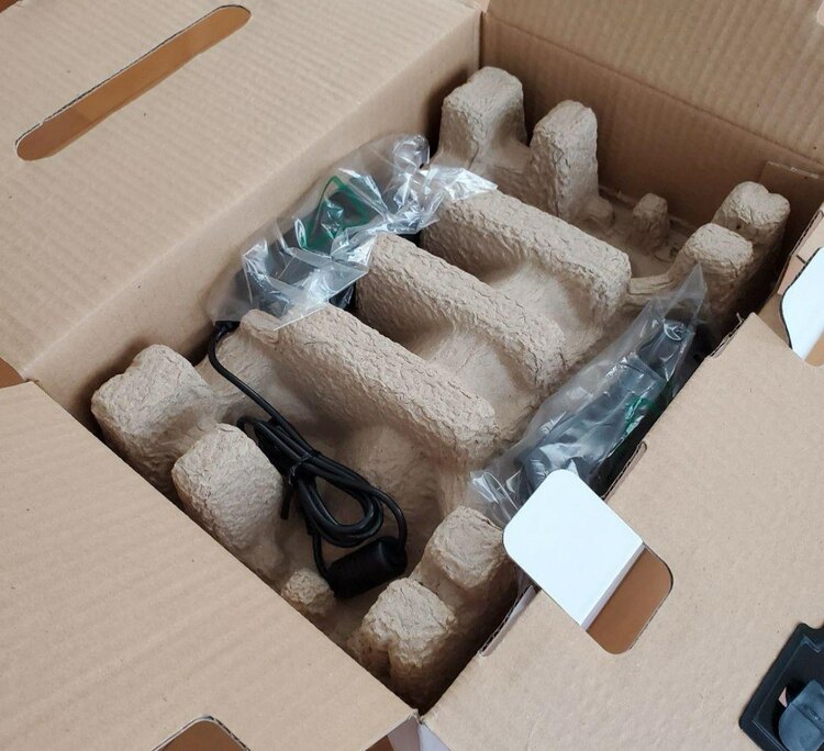 harman/kardon ONYX STUDIO AQUOS crystal（オーディオ・スピーカー）の商品画像 - 査定依頼日：2025年3月26日 - 最高査定価格：4,900円