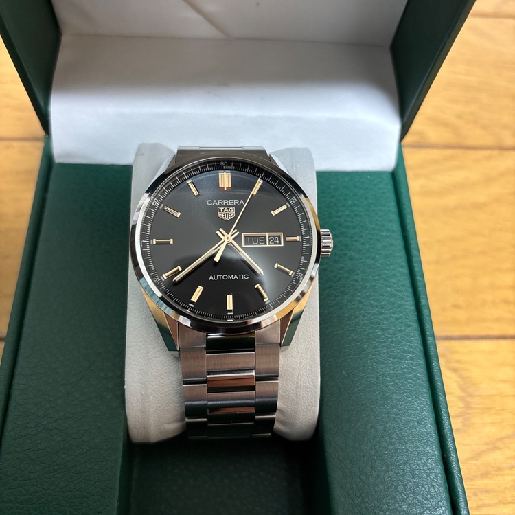 タグホイヤー WBN2013 カレラ（高級時計）の商品画像 - 査定依頼日：2025年7月2日 - 最高査定価格：240,000円