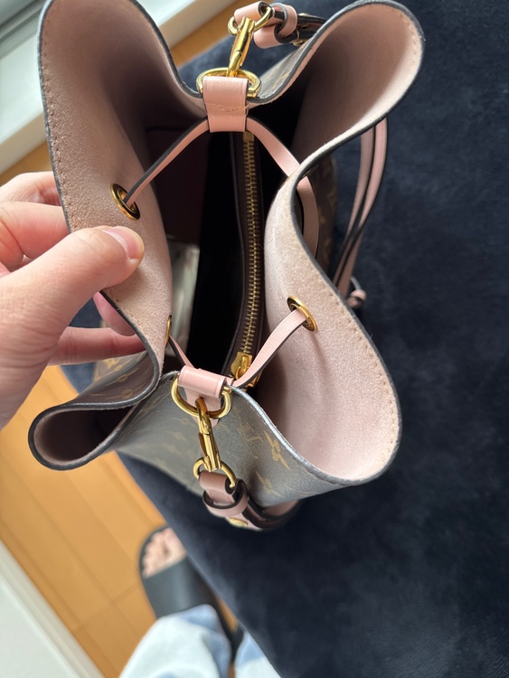 ルイヴィトン　ネオノエ（ブランドバッグ）の商品画像 - 査定依頼日：2026年3月6日 - 最高査定価格：210,000円