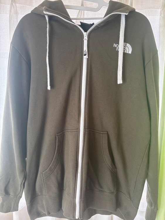 ノースフェイス ジップパーカー（古着・ファッション）の商品画像 - 査定依頼日：2025年7月31日 - 最高査定価格：2,500円