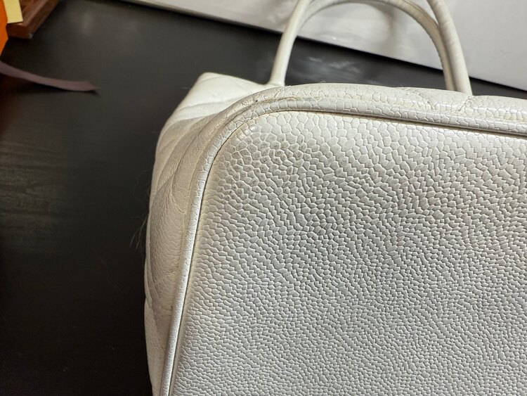 白（ブランドバッグ）の商品画像 - 査定依頼日：2025年1月11日 - 最高査定価格：82,000円