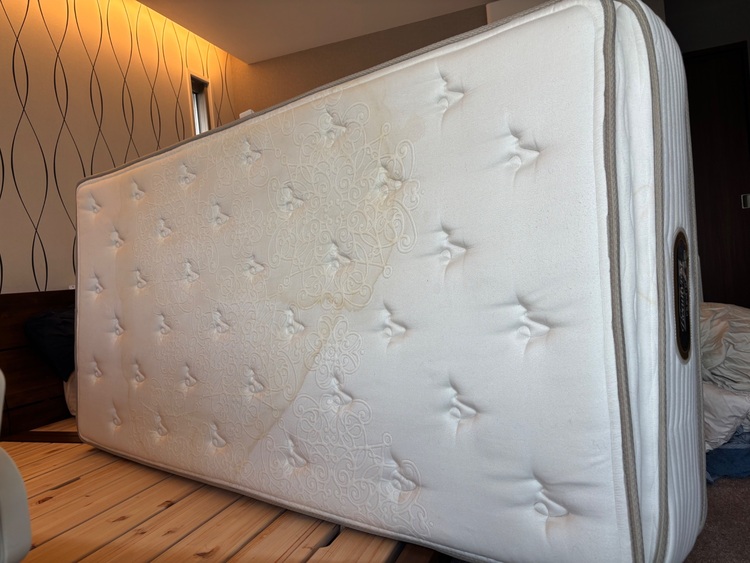 シモンズ　ビューティーレストプレミアム（家具・寝具）の商品画像 - 査定依頼日：2025年9月27日 - 最高査定価格：3,000円