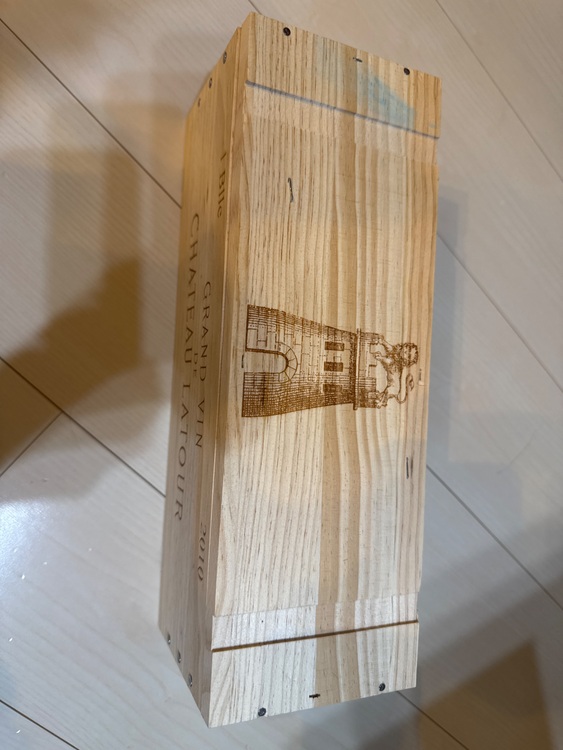 シャトーラトゥール2010（お酒）の商品画像 - 査定依頼日：2025年6月30日 - 最高査定価格：92,000円