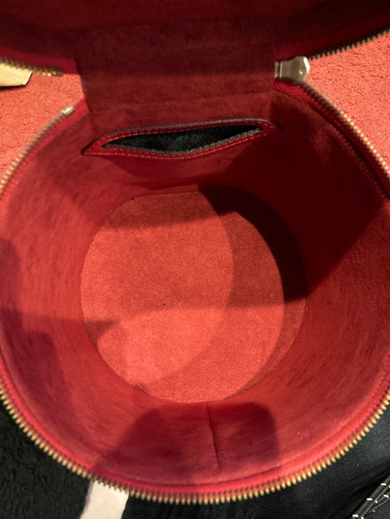 ルイヴィトン エピ （ブランドバッグ）の商品画像 - 査定依頼日：2025年12月12日 - 最高査定価格：50,000円