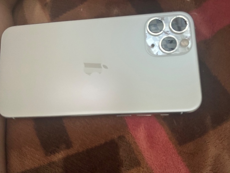 iPhone iPhone11 Pro 256GB au（スマホ）の商品画像 - 査定依頼日：2026年7月17日 - 最高査定価格：24,500円