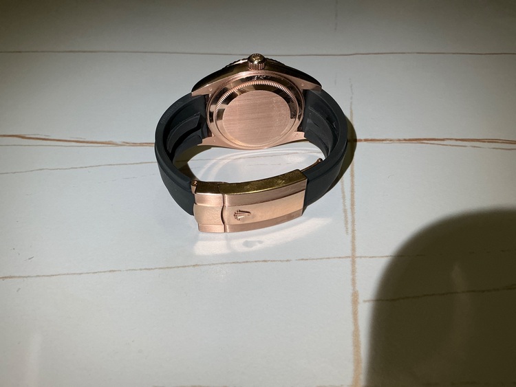 ロレックス スカイドゥエラー 33623（高級時計）の商品画像 - 査定依頼日：2025年8月5日 - 最高査定価格：6,200,000円