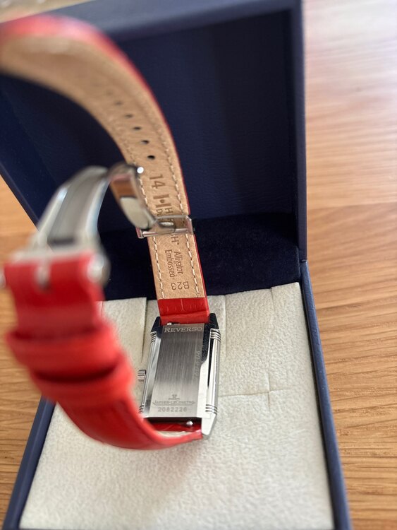 ジャガールクルト　レベルソ・クラシック・スモール（高級時計）の商品画像 - 査定依頼日：2025年5月15日 - 最高査定価格：550,000円