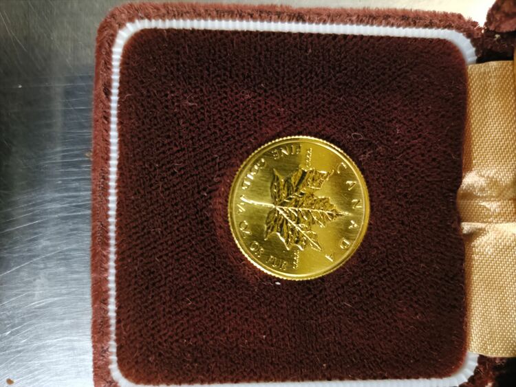 メープルリーフ金貨1/4オンス（金・貴金属）の商品画像 - 査定依頼日：2025年6月10日 - 最高査定価格：127,000円