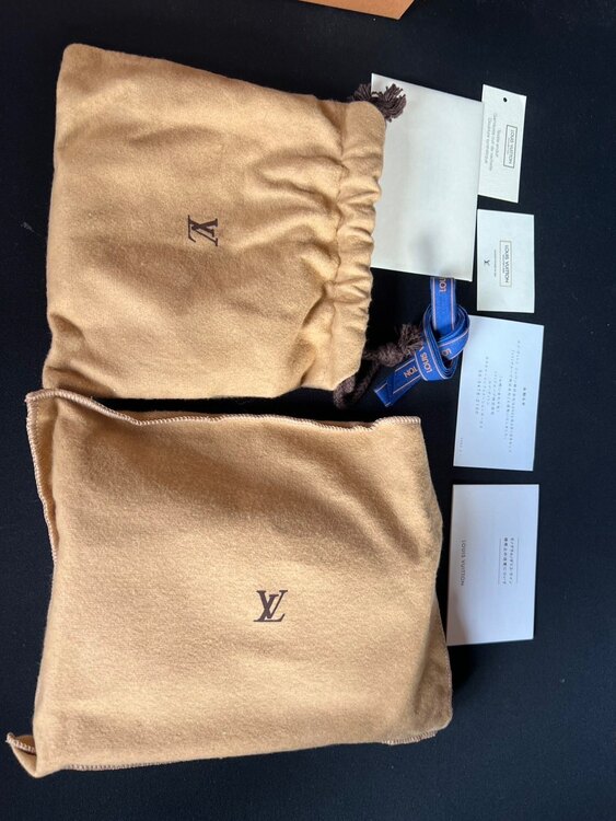 フロランティーヌ（ブランド財布・小物）の商品画像 - 査定依頼日：2025年4月27日 - 最高査定価格：35,000円