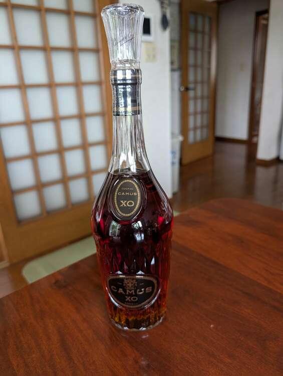 ブランデー カミュ （お酒）の商品画像 - 査定依頼日：2025年5月30日 - 最高査定価格：3,000円