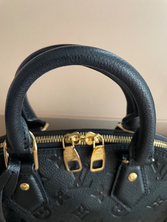 ルイヴィトン アルマ （ブランドバッグ）の商品画像 - 査定依頼日：2025年7月15日 - 最高査定価格：250,000円