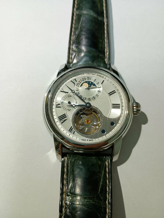 その他 その他 フレデリックコンスタント　FC-9454H4/5/（高級時計）の商品画像 - 査定依頼日：2026年2月28日 - 最高査定価格：100,000円