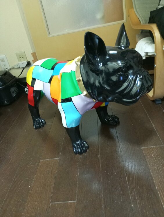 ヨーロピアンデコ　カラーブルドッグ犬飾り60CM（美術品・骨董品）の商品画像 - 査定依頼日：2026年6月25日 - 最高査定価格：2,000円