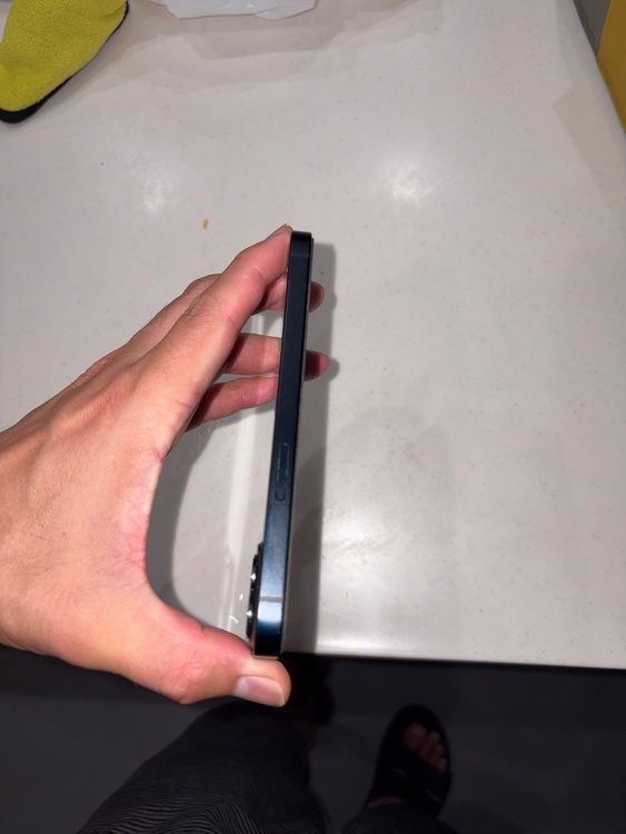 iPhone iPhone 13 128GB SIMフリー（スマホ）の商品画像 - 査定依頼日：2026年6月18日 - 最高査定価格：40,000円