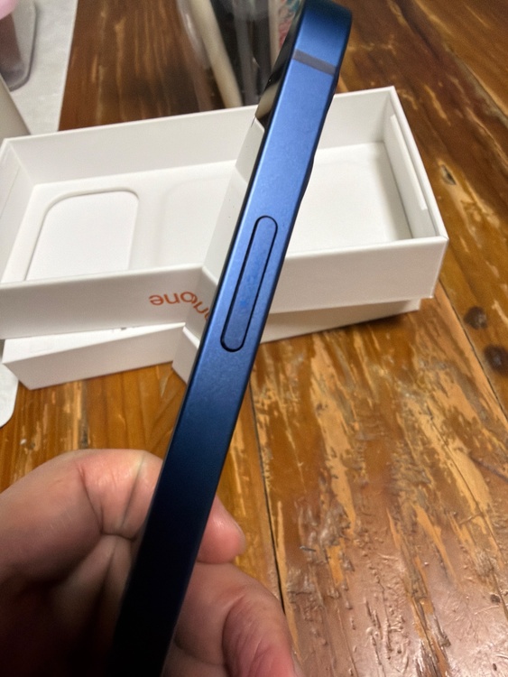 iPhone 12 64GB docomo（スマホ）の商品画像 - 査定依頼日：2026年3月31日 - 最高査定価格：25,000円