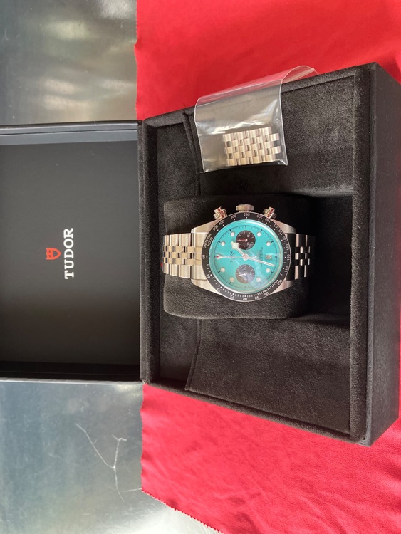 チューダー ブラックベイ M79000-000（高級時計）の商品画像 - 査定依頼日：2025年9月20日 - 最高査定価格：1,500,000円