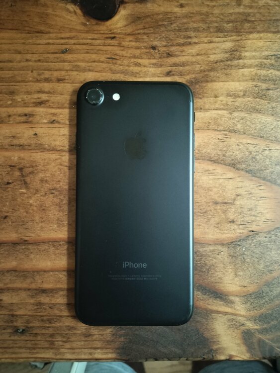 iPhone iPhone8 64GB SIMフリー（スマホ）の商品画像 - 査定依頼日：2026年7月25日 - 最高査定価格：2,500円