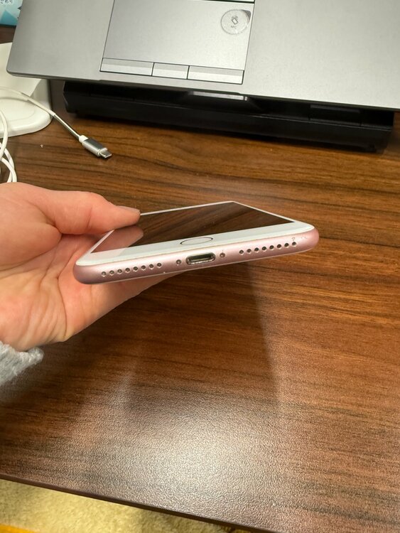 iPhone7plus（スマホ）の商品画像 - 査定依頼日：2026年2月25日 - 最高査定価格：6,000円