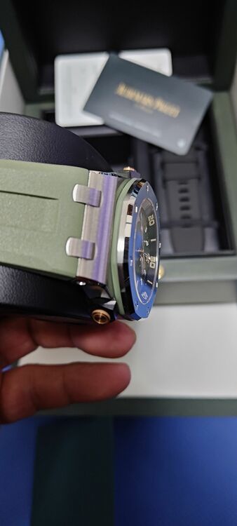 Ref. 15720ST.OO.A052CA.01（高級時計）の商品画像 - 査定依頼日：2025年11月20日 - 最高査定価格：3,850,000円