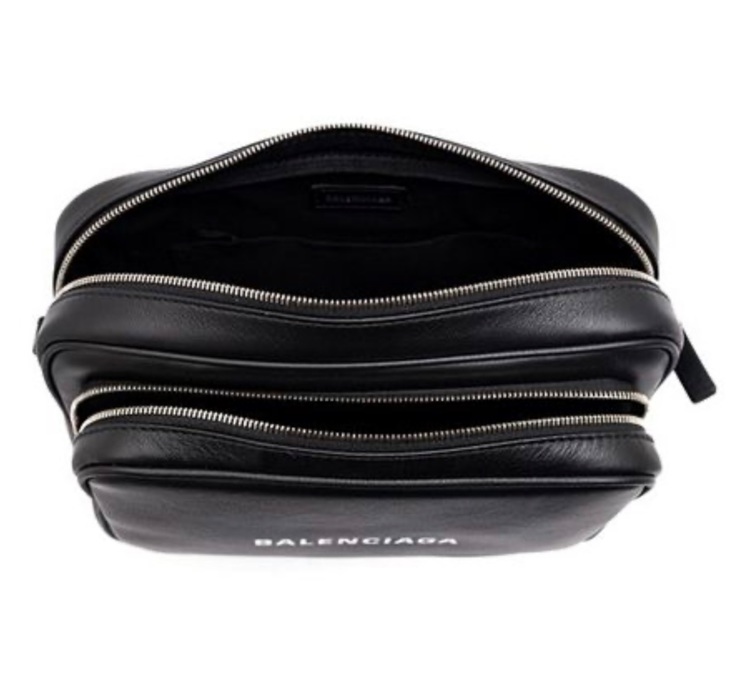 バレンシアガ  （ブランドバッグ）の商品画像 - 査定依頼日：2025年11月13日 - 最高査定価格：60,000円