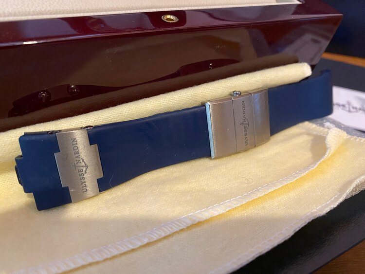 その他 その他 ユリスナルダン　マリンクロノメーター　1183-126（高級時計）の商品画像 - 査定依頼日：2025年3月26日 - 最高査定価格：350,000円