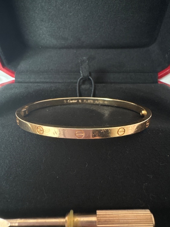 CartierラブブレスFLJ878（金・貴金属）の商品画像 - 査定依頼日：2025年11月5日 - 最高査定価格：415,000円